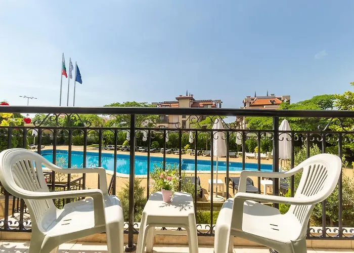 Julia 3* Święty Włas