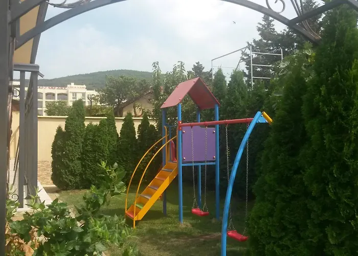 Julia 3* Święty Włas